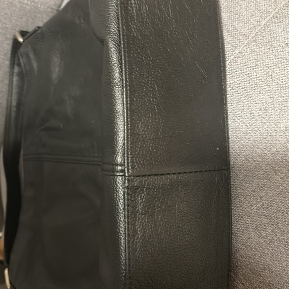 Kooba handbag black pebbled leather square shape or slouchy shape magnetic snap - Picture 3 of 8